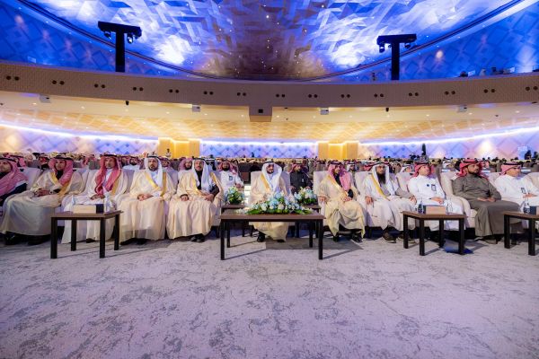 رئيس #جامعة_القصيم يرعى ملتقى التحول الرقمي