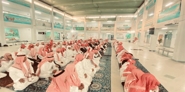 منسوبو وطلاب #تعليم_عسير ، يؤدون صلاة الاستسقاء في المدارسء