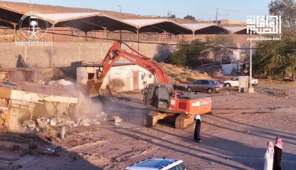 أمانة القصيم تزيل مواقع المدينة الصناعية القديمة في الشماسية وتعالج 240 طنًا من المخلفات