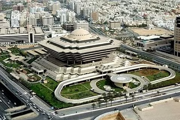 الغرامة والسجن تنتظر من يشغل أو يؤوي مخالفي الإقامة والعمل