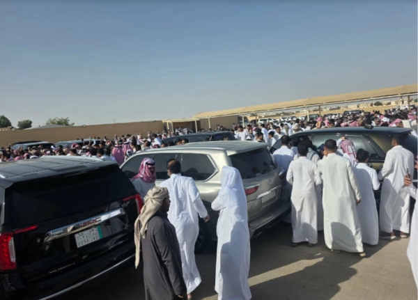مقبرة العود تحتضن جثمان الرئيس هادي.. وصلاة الغائب عليه في مدن يمنية