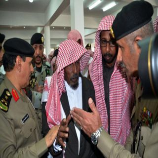 الفريق المحرج يؤي الصلاة على الشهيد العريف مبارك القحطاني في محافظة #خميس_مشيط