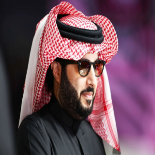 بعد تعرض مطعم شهير للهجوم المستشار تركي آل الشيخ في حدود للزعل