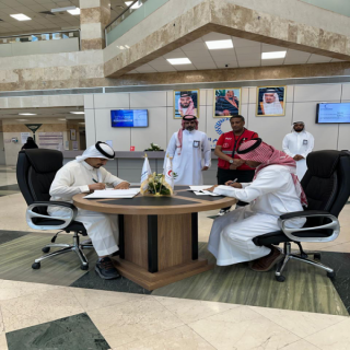 القصيم الوطني وفرع هيئة الهلال الأحمر يوقعان اتفاقية مسار الإصابات الحرجة