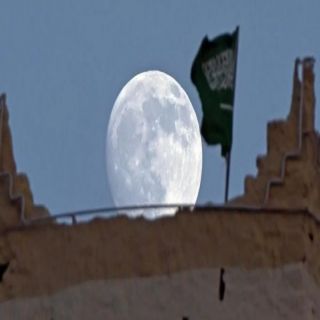 عدسة "#واس ترصد قمر الحصاد في سماء عسير