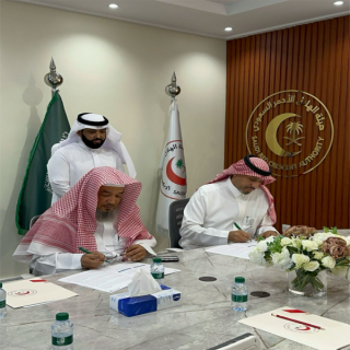 مذكرة تفاهم مشتركة تجمع هلال القصيم وجمعية أصدقاء المرضى ببريدة