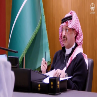 أمير عسير يؤجل ترقية رئيس مركز تأخر في معالجة طلب مواطن