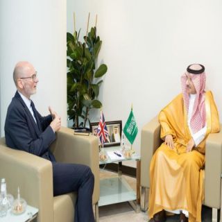 نائب وزير الموارد البشرية للعمل يستقبل السفير البريطاني المعين حديثًا لدى المملكة.