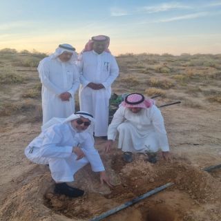 جمعية النحالين بالقصيم تهدي وعي البيئية*1160 شجرة سدر وشفلح بري