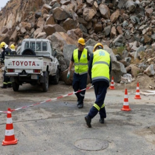 #أمانة_عسير وبالشراكة مع وعددًا من الجهات يُنفذون فرضية «انهيار صخري»