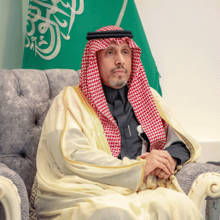 مُدير عام فرع الهلال الأحمر في القصيم يتلقى التعازي في وفاة والده