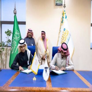 أمين منطقة القصيم يطّلع على اتفاقية تأمين الشتلات والثيل الطبيعي بالبصر