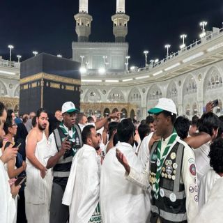 الكشافة يواصلون تنظيم وإرشاد المعتمرين بالحرم المكي خلال العشر الأواخر من رمضان