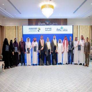 رئيس #جامعة_القصيم يشهد توقيع 11 عقدًا للمنح البحثية في السيرة النبوية