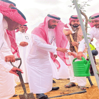 "القنون" يُدشن مبادرة ارض بقعاء الخضراء