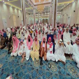 رئيس مركز ثلوث المنظر يؤدي صلاة العيد ويستقبل المهنئين
